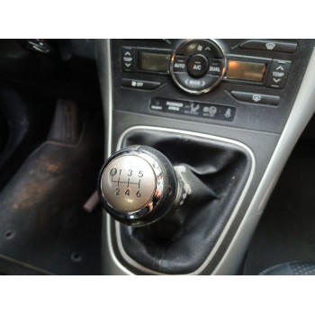 toyota auris (_e15_) del año 2011