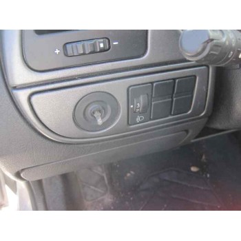 citroën xsara berlina del año 2000