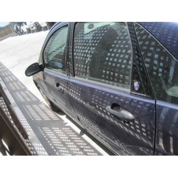 ford focus berlina (cak) del año 2000