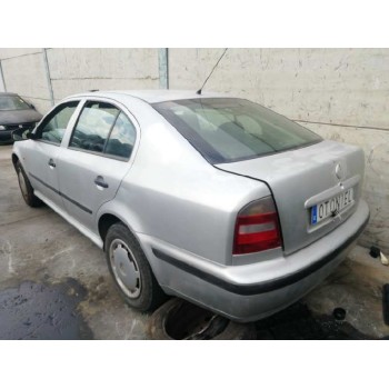 skoda octavia berlina (1u2) del año 1999