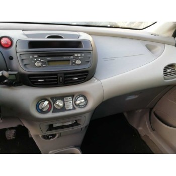 nissan almera tino (v10m) del año 2002