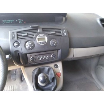 renault grand scenic del año 2004