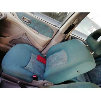 nissan almera tino (v10m) del año 2002