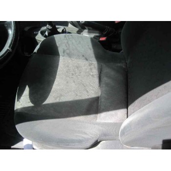 ford focus berlina (cak) del año 2000