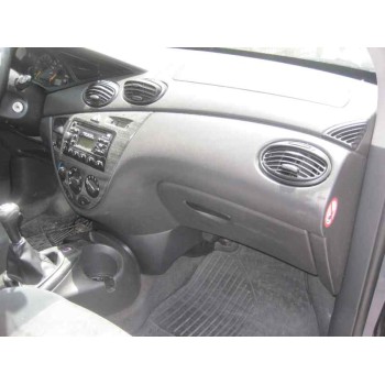 ford focus berlina (cak) del año 2000