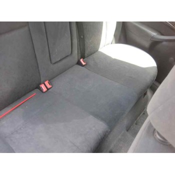 ford focus berlina (cak) del año 2000