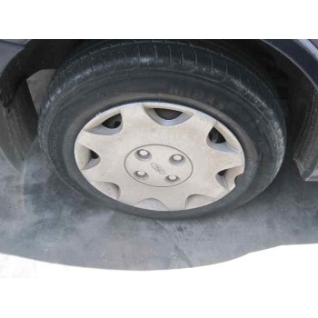 ford focus berlina (cak) del año 2000