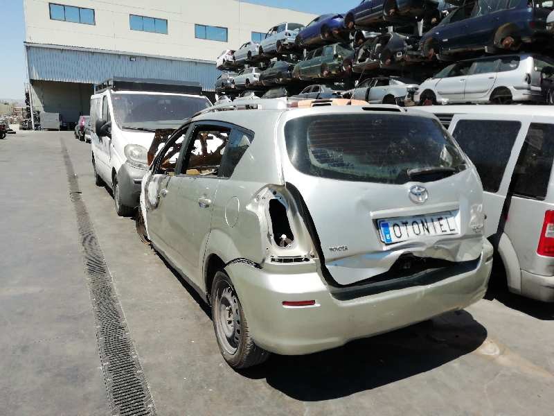 toyota corolla verso (r1) del año 2004