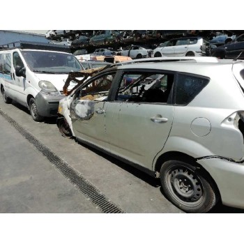 toyota corolla verso (r1) del año 2004