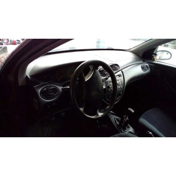 ford focus berlina (cak) del año 2000