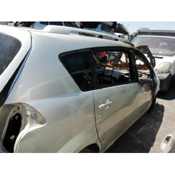 toyota corolla verso (r1) del año 2004