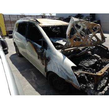 toyota corolla verso (r1) del año 2004