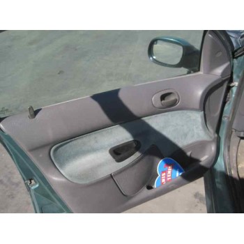 peugeot 206 berlina del año 2001