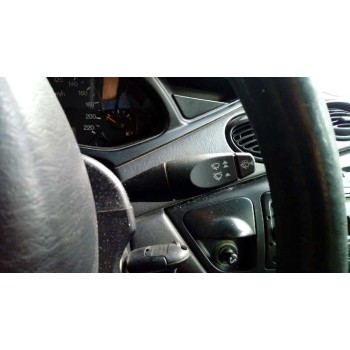 ford focus berlina (cak) del año 2000