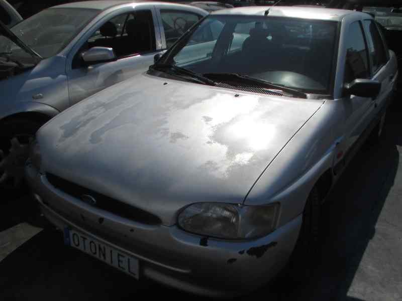 ford escort berlina del año 1998