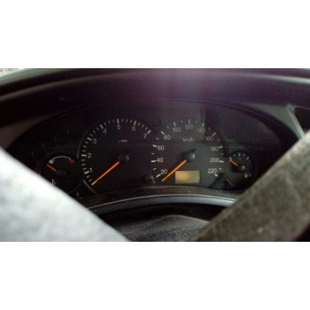 ford focus berlina (cak) del año 2000