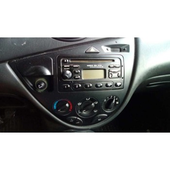 ford focus berlina (cak) del año 2000