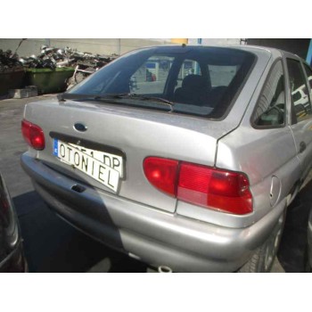 ford escort berlina del año 1998