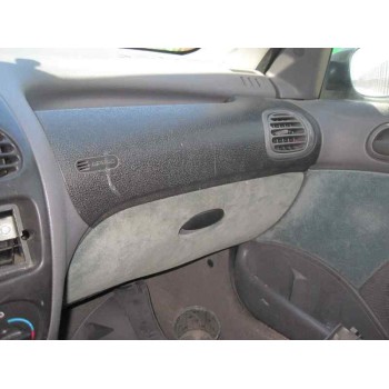 peugeot 206 berlina del año 2001