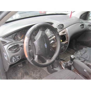 ford focus berlina (cak) del año 2000