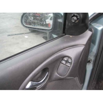 ford focus berlina (cak) del año 2000