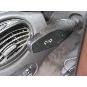 ford focus berlina (cak) del año 2000