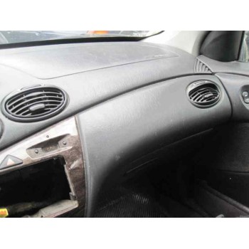 ford focus berlina (cak) del año 2000