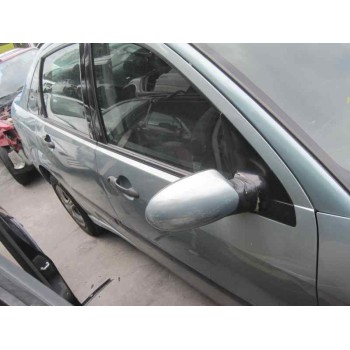 ford focus berlina (cak) del año 2000