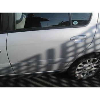 nissan primera berlina (p11) del año 2000