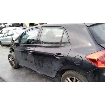 toyota auris del año 2010