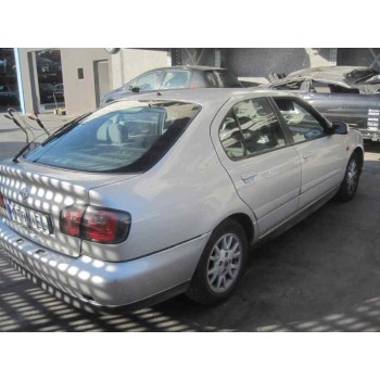 nissan primera berlina (p11) del año 2000
