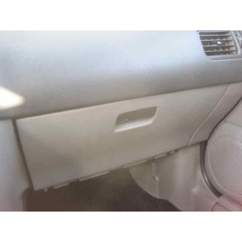 nissan primera berlina (p11) del año 2000