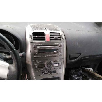 toyota auris del año 2010