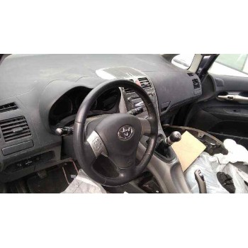 toyota auris del año 2010