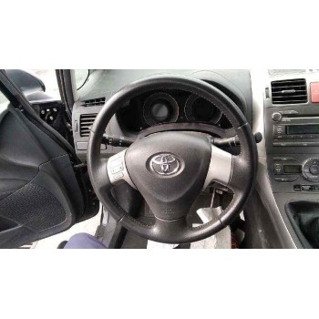 toyota auris del año 2010