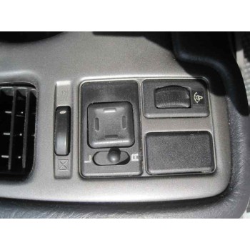 nissan primera berlina (p11) del año 2000