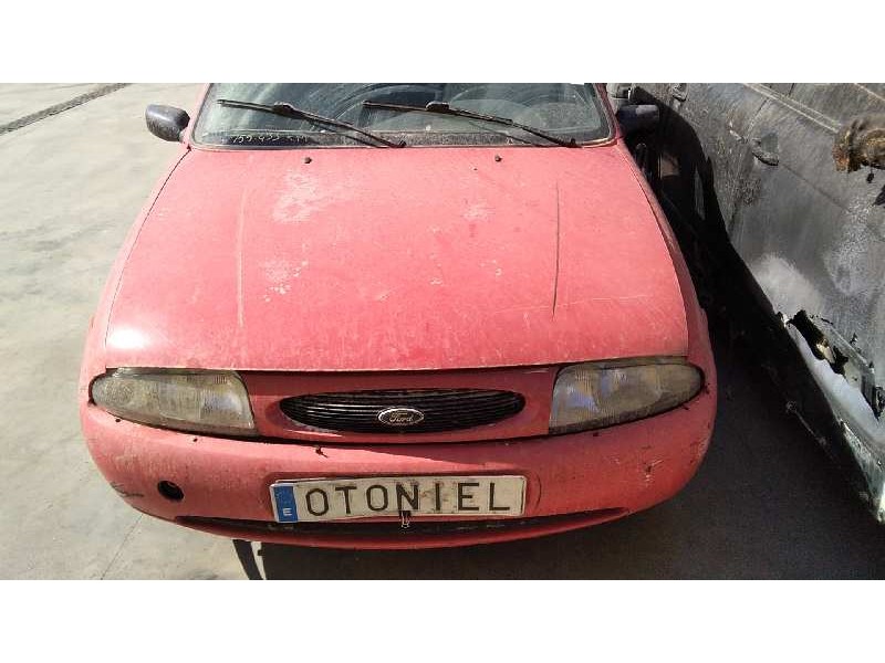 ford fiesta berlina del año 1998