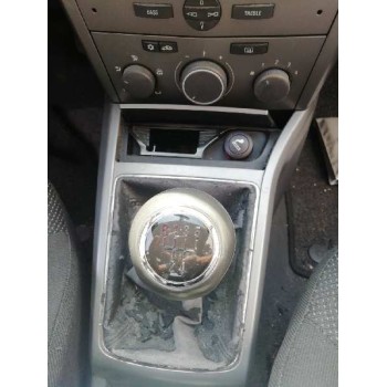 opel astra h berlina del año 2004