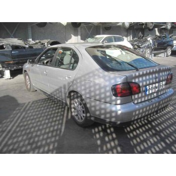 nissan primera berlina (p11) del año 2000