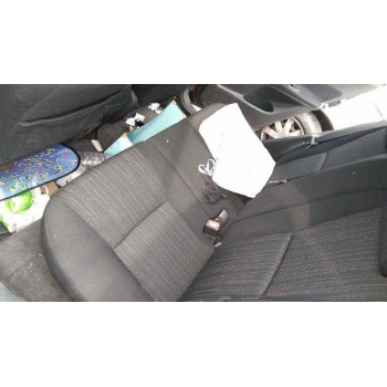 toyota auris del año 2010