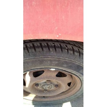 ford fiesta berlina del año 1998