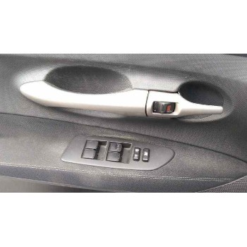 toyota auris del año 2010