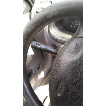 ford fiesta berlina del año 1998