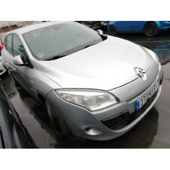 renault megane iii berlina 5 p del año 2010