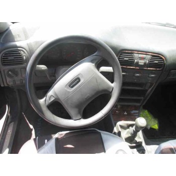 volvo s40 berlina del año 1999