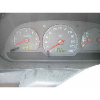 volvo s40 berlina del año 1999