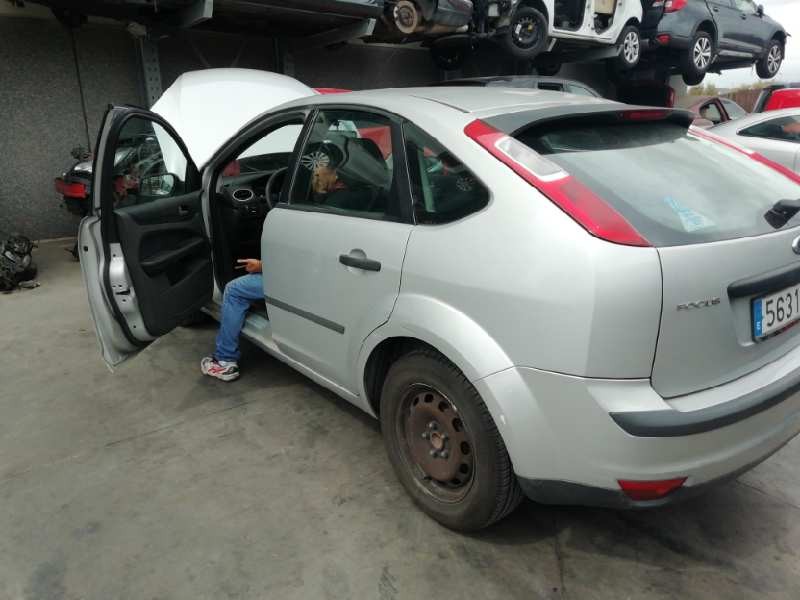 ford focus berlina (cap) del año 2004