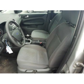 ford focus berlina (cap) del año 2004