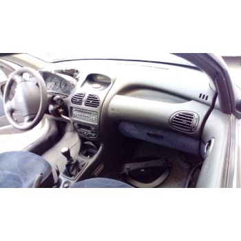 peugeot 206 berlina del año 2002