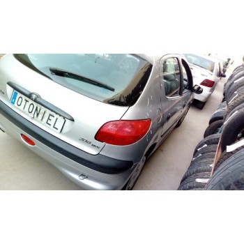 peugeot 206 berlina del año 2002